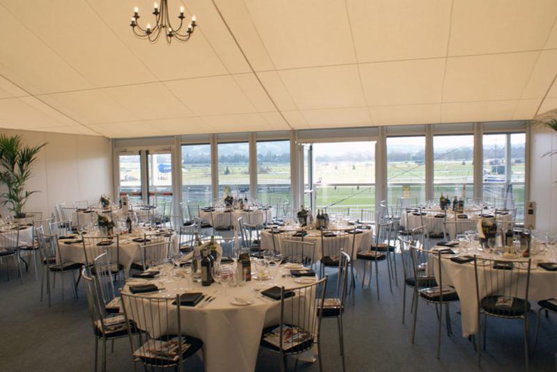 Cheltenham viewing box