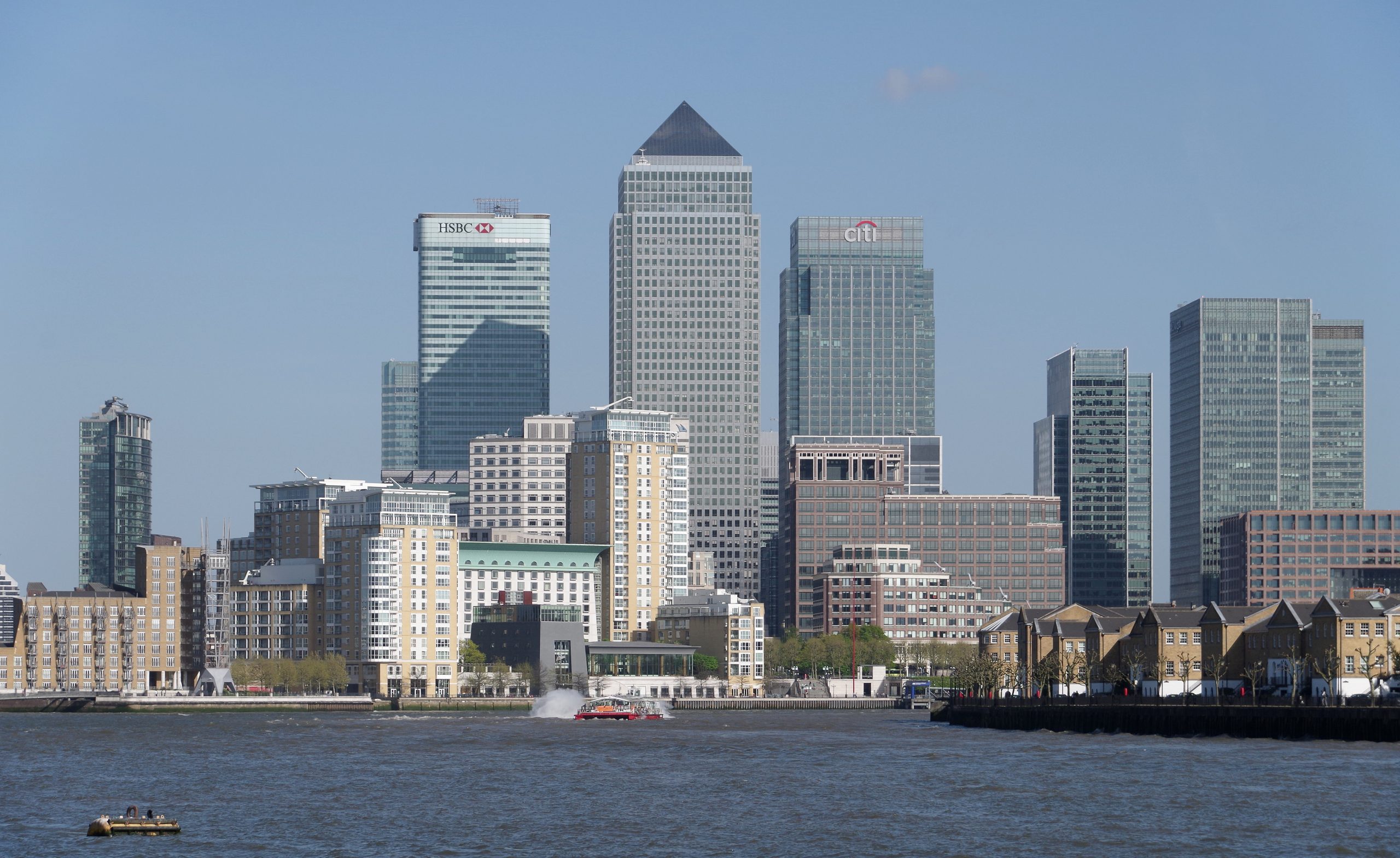 Clay pigeon VIP shooting experience on The Thames