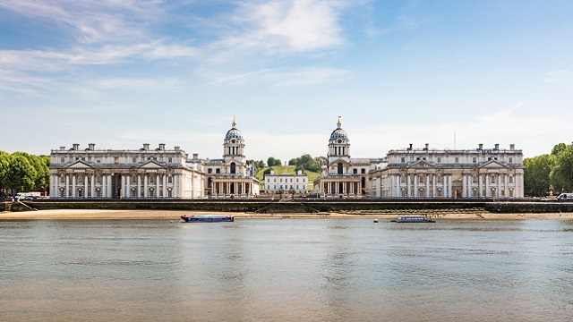 Clay pigeon VIP shooting experience on The Thames