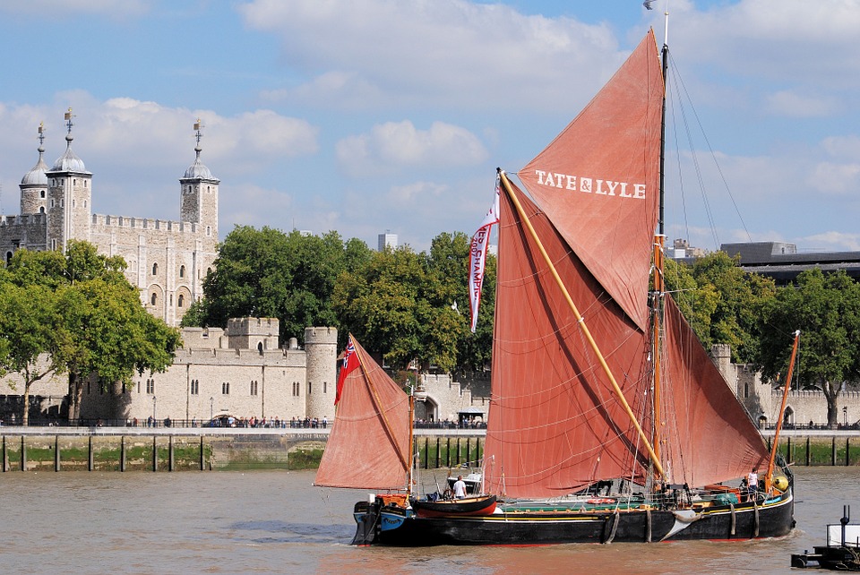 Clay pigeon VIP shooting experience on The Thames
