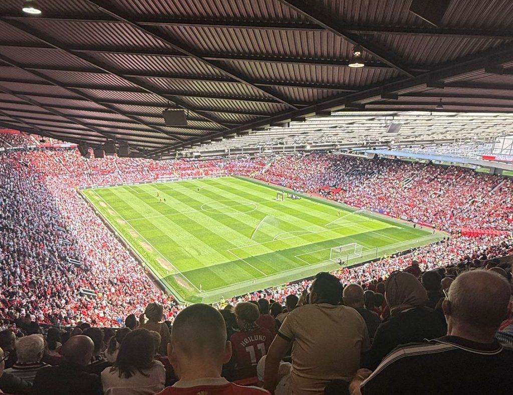 Manchester United Vs Arsenal 27.02.2027 Premium Ticket Plus